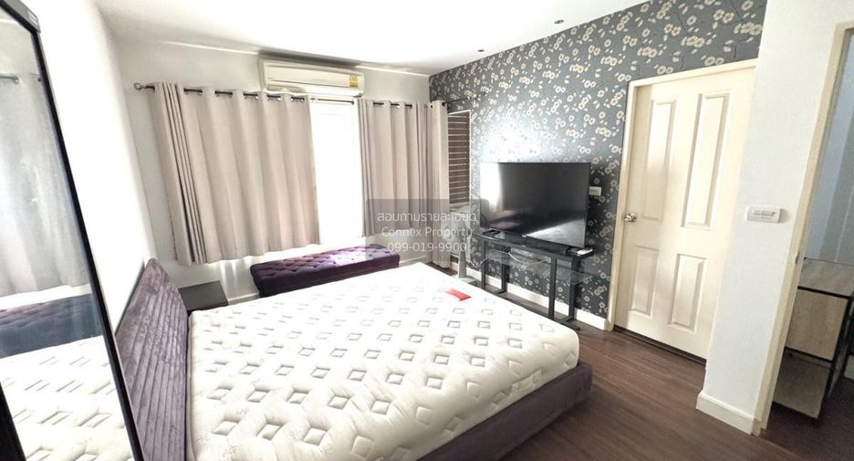 For sale 3 bedrooms townhouse in Bang Kapi, Bangkok