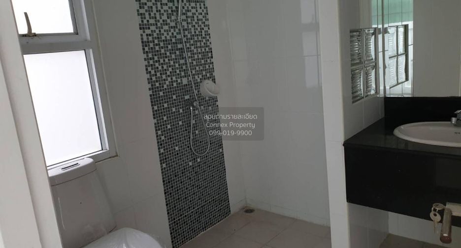 Reihenhaus zum Kauf mit 3 Zimmer in Lat Phrao, Bangkok