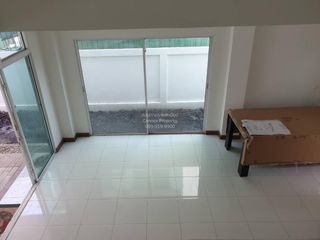 出售 3 卧室 联排别墅 在 Lat Phrao, 曼谷