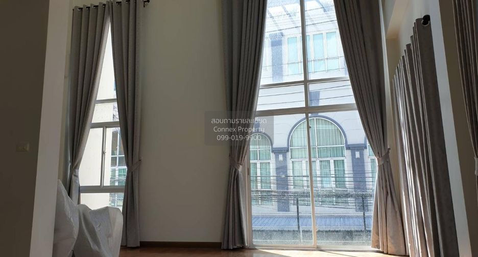 Reihenhaus zum Kauf mit 3 Zimmer in Lat Phrao, Bangkok