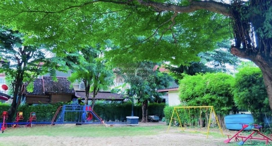 For sale 4 bedrooms townhouse in Mueang Samut Prakan, Samut Prakan