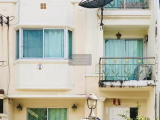 Reihenhaus zum Kauf mit 4 Zimmer in Mueang Samut Prakan, Samut Prakan