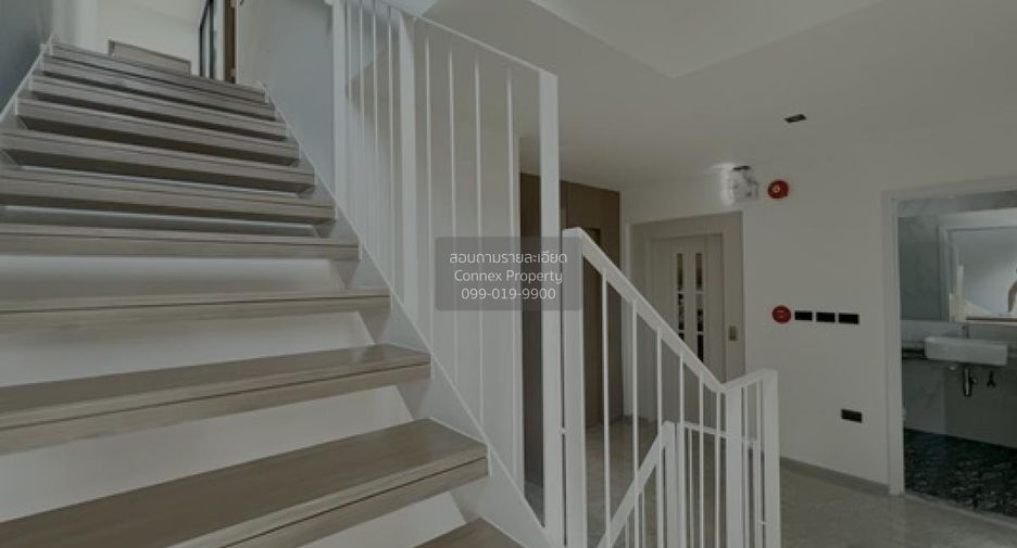 Casa adosada en venta de 2 habitaciones en Mueang Samut Prakan, Samut Prakan