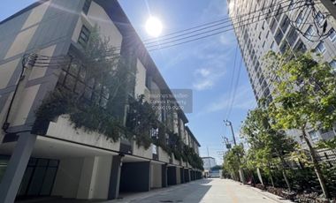 Casa adosada en venta de 2 habitaciones en Mueang Samut Prakan, Samut Prakan