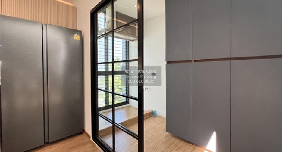 Casa adosada en venta de 2 habitaciones en Mueang Samut Prakan, Samut Prakan