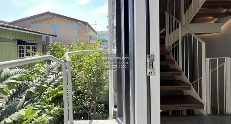 Casa adosada en venta de 2 habitaciones en Mueang Samut Prakan, Samut Prakan