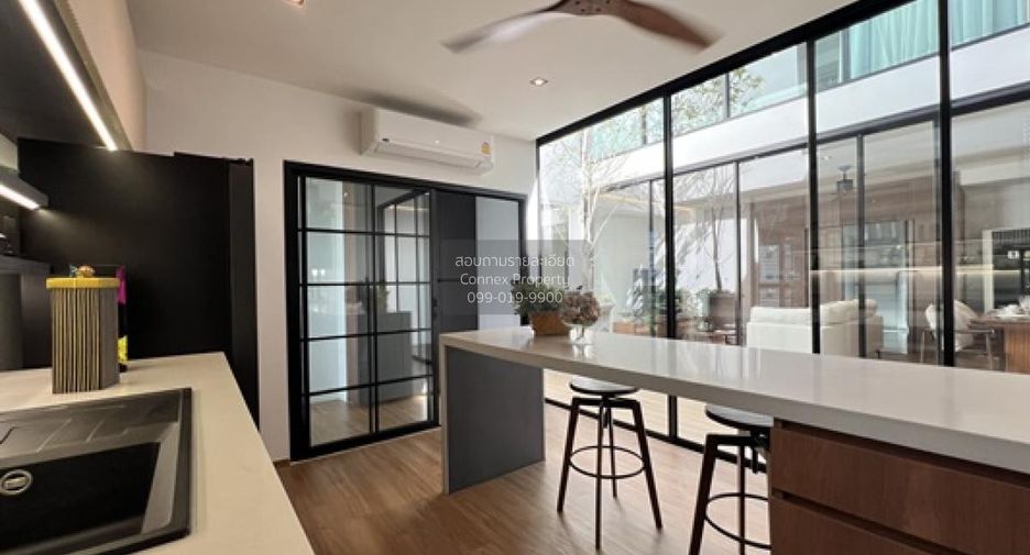 Casa adosada en venta de 2 habitaciones en Mueang Samut Prakan, Samut Prakan