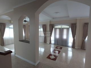 For sale 3 bedrooms house in Lat Krabang, Bangkok