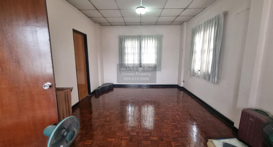 For sale 3 bedrooms house in Saphan Sung, Bangkok