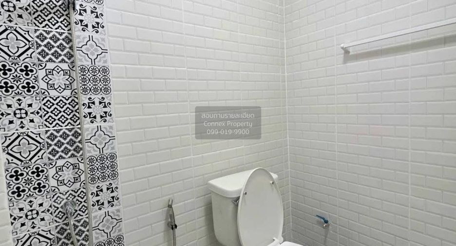 For sale 1 bed townhouse in Mueang Samut Prakan, Samut Prakan
