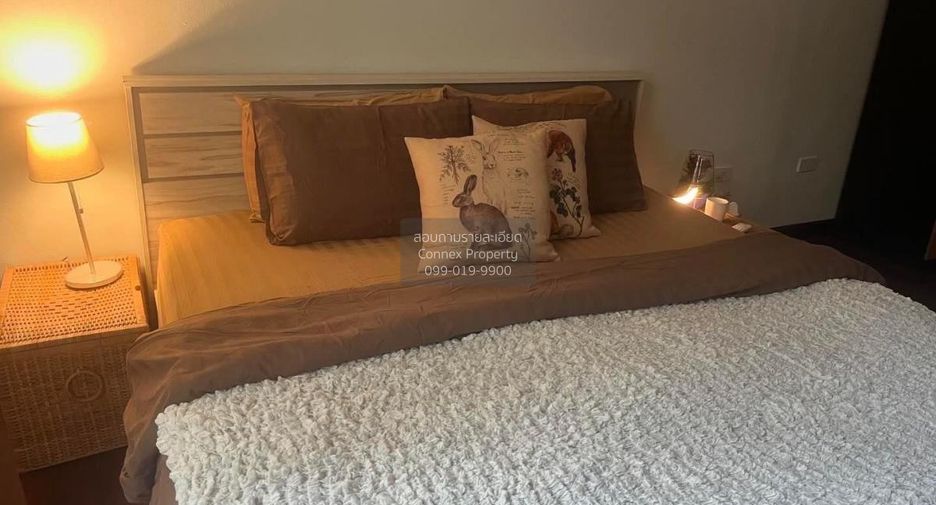 For rent 3 bedrooms townhouse in Bang Rak, Bangkok