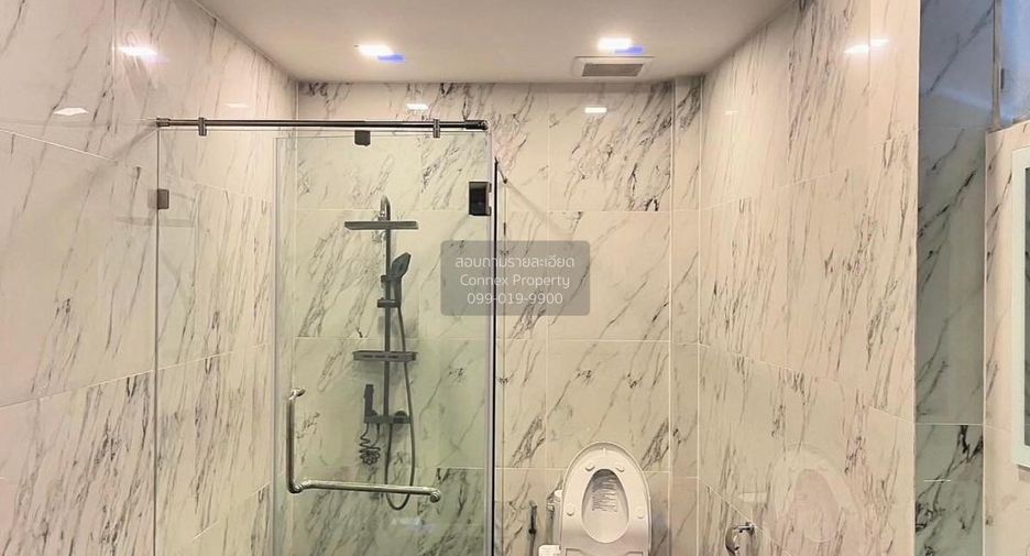 For rent 3 bedrooms townhouse in Bang Rak, Bangkok