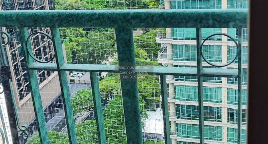 For rent 2 bedrooms condo in Pathum Wan, Bangkok