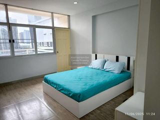 For rent 4 bedrooms condo in Huai Khwang, Bangkok