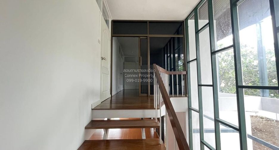 Casa en alquiler de 6 habitaciones en Huai Khwang, Bangkok
