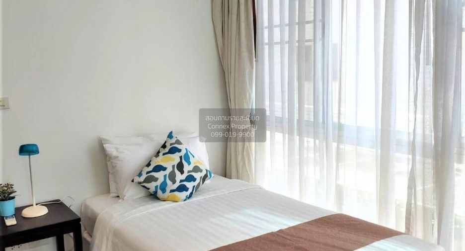 For rent 3 bedrooms condo in Sathon, Bangkok