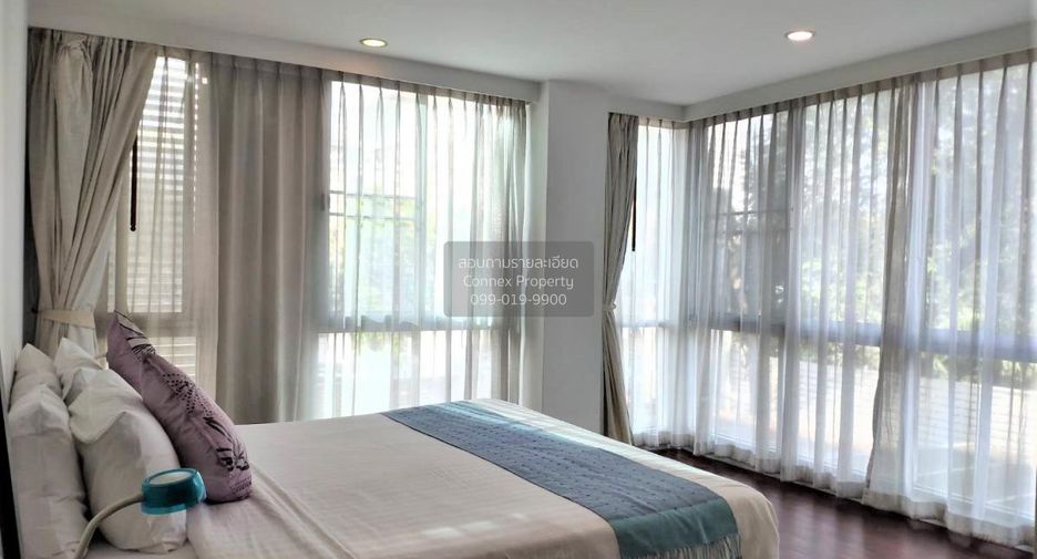 For rent 3 bedrooms condo in Sathon, Bangkok