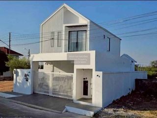 For rent 4 bedrooms house in Lat Krabang, Bangkok