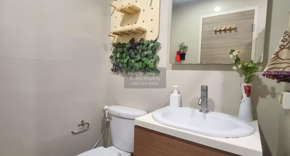 For rent 2 bedrooms condo in Khlong San, Bangkok
