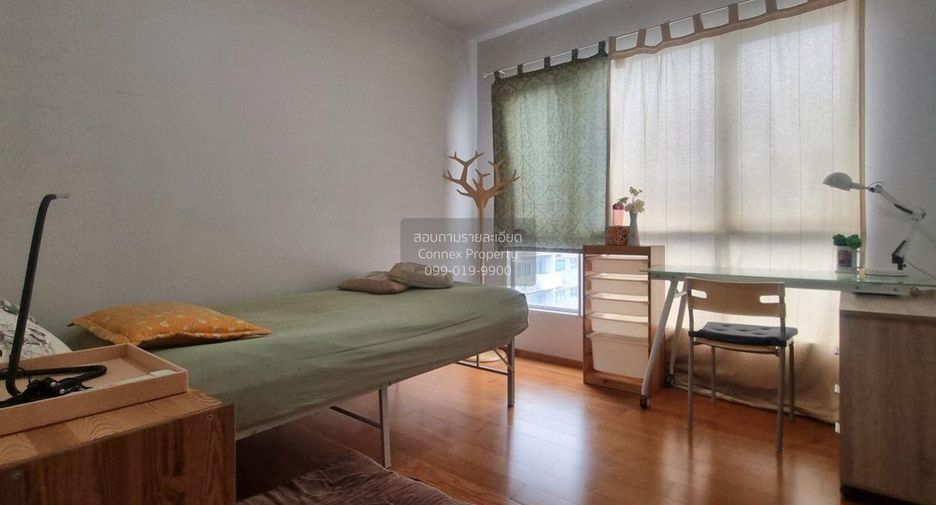 For rent 2 bedrooms condo in Khlong San, Bangkok