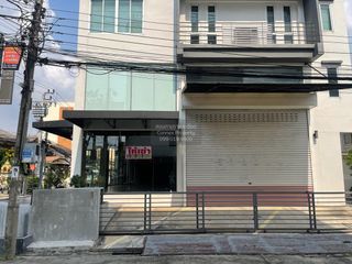 出租 10 卧室 联排别墅 在 Suan Luang, 曼谷