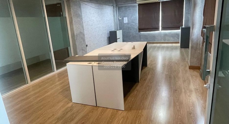 For rent 10 bedrooms townhouse in Suan Luang, Bangkok