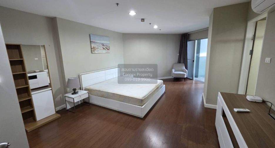 À louer 3 chambres condo à Huai Khwang, Bangkok