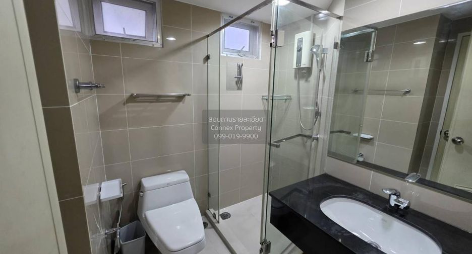 À louer 3 chambres condo à Huai Khwang, Bangkok