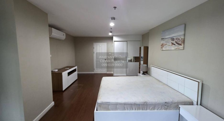 À louer 3 chambres condo à Huai Khwang, Bangkok