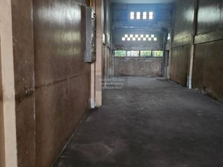 For rent 6 bedrooms retail Space in Khlong San, Bangkok