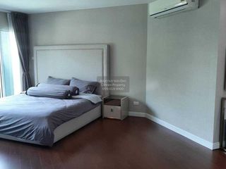 For rent 5 bedrooms condo in Huai Khwang, Bangkok