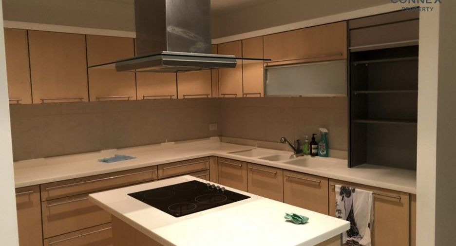 For rent 5 ベッドルーム condo in Pathum Wan, Bangkok