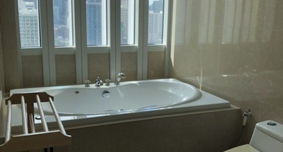 For rent 5 ベッドルーム condo in Pathum Wan, Bangkok