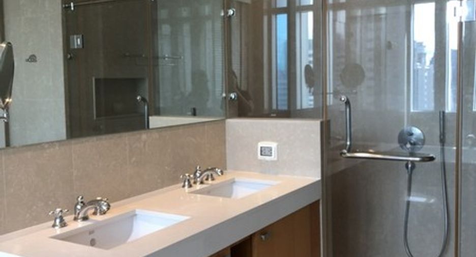 For rent 5 ベッドルーム condo in Pathum Wan, Bangkok