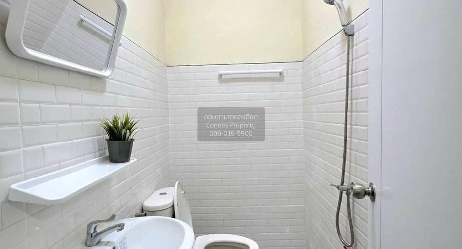 For sale 2 bedrooms townhouse in Phra Samut Chedi, Samut Prakan