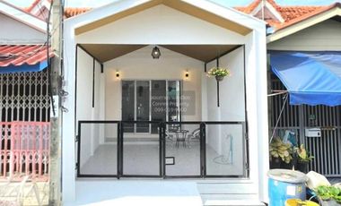 For sale 2 bedrooms townhouse in Phra Samut Chedi, Samut Prakan