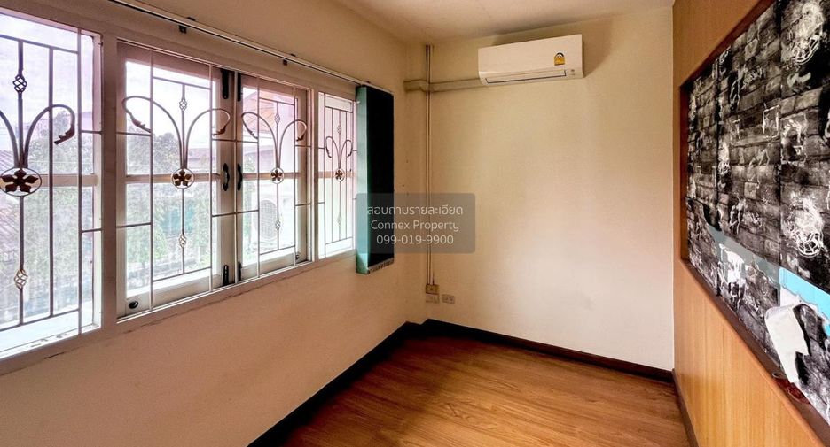 For sale 4 bedrooms house in Khlong Luang, Pathum Thani