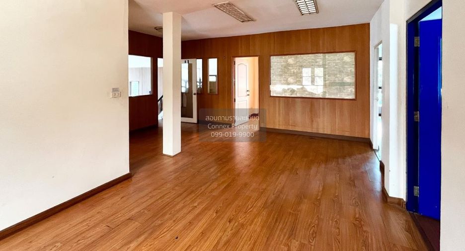 For sale 4 bedrooms house in Khlong Luang, Pathum Thani