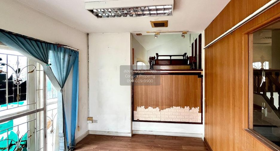 For sale 4 bedrooms house in Khlong Luang, Pathum Thani