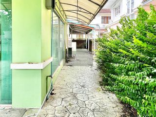 For sale 4 bedrooms house in Khlong Luang, Pathum Thani