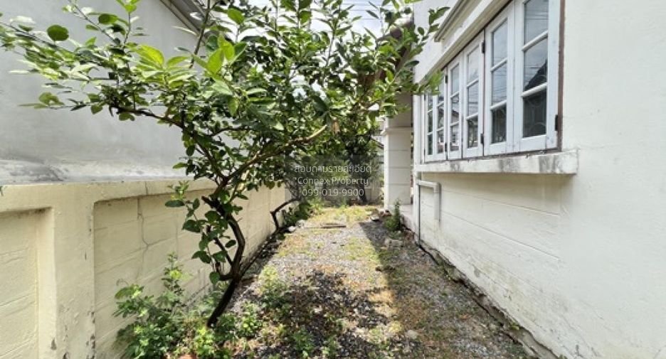 For sale 3 bedrooms house in Taling Chan, Bangkok