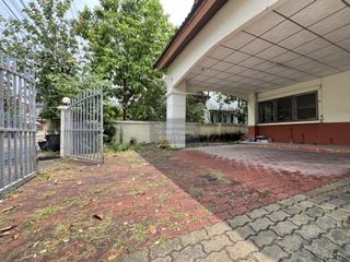 For sale 3 bedrooms house in Taling Chan, Bangkok