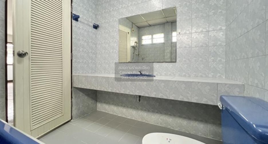For sale 3 bedrooms house in Taling Chan, Bangkok