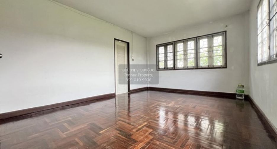 For sale 3 bedrooms house in Taling Chan, Bangkok