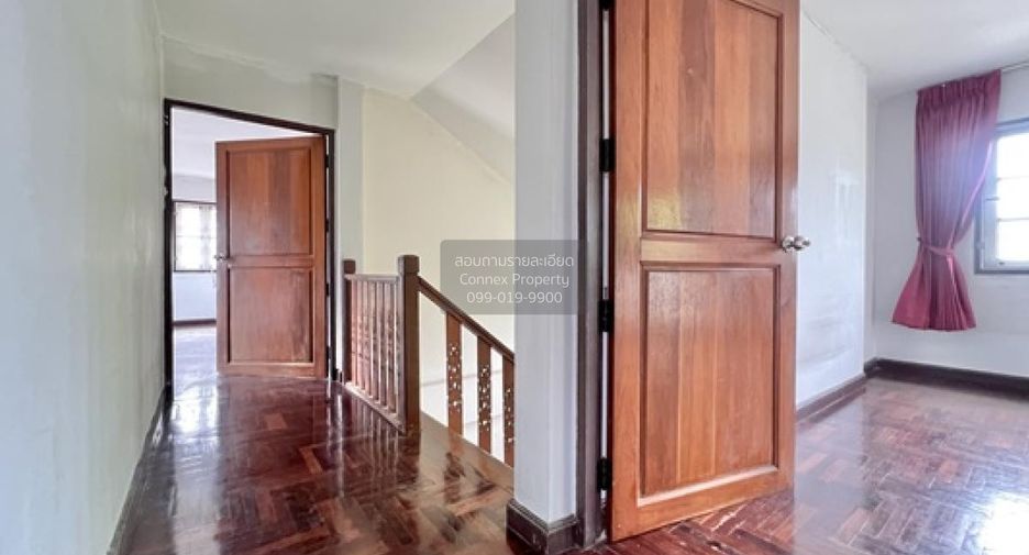 For sale 3 bedrooms house in Taling Chan, Bangkok