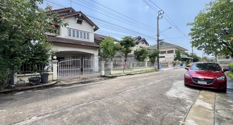 For sale 3 bedrooms house in Taling Chan, Bangkok