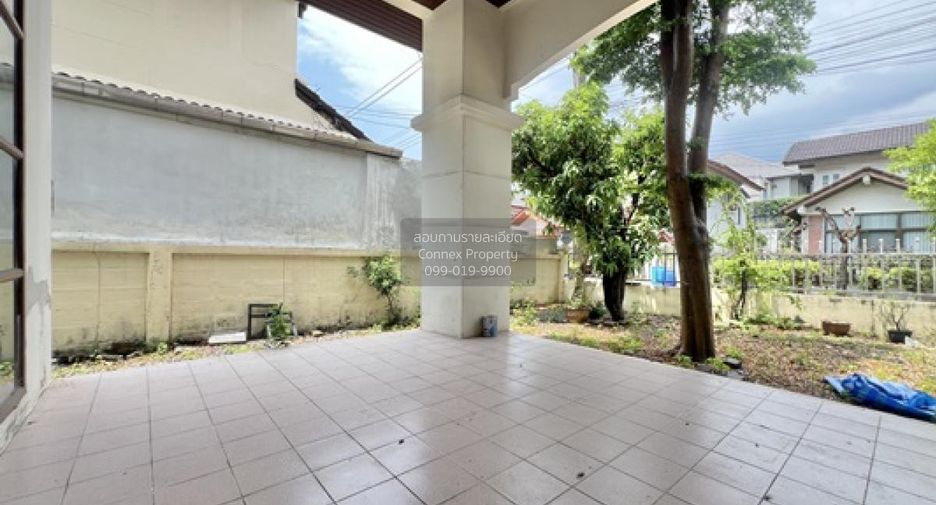 For sale 3 bedrooms house in Taling Chan, Bangkok