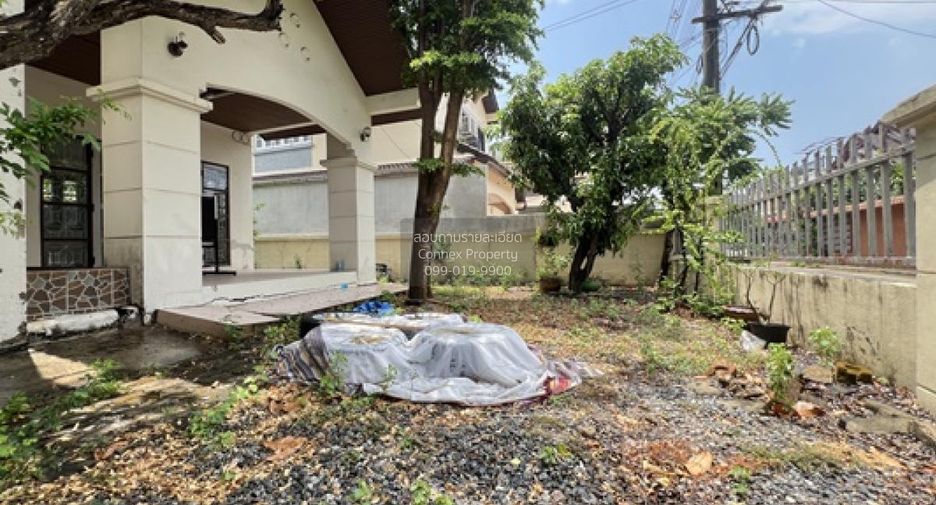 For sale 3 bedrooms house in Taling Chan, Bangkok
