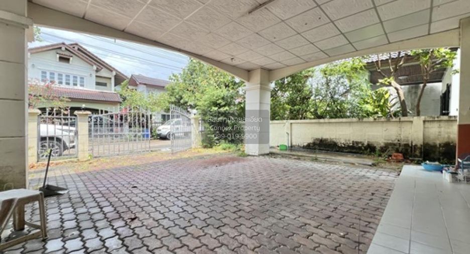 For sale 3 bedrooms house in Taling Chan, Bangkok