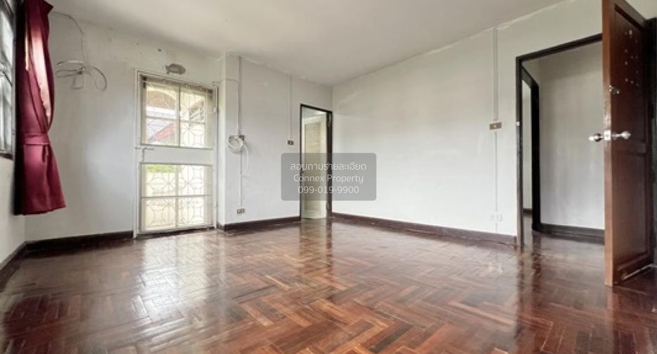 For sale 3 bedrooms house in Taling Chan, Bangkok